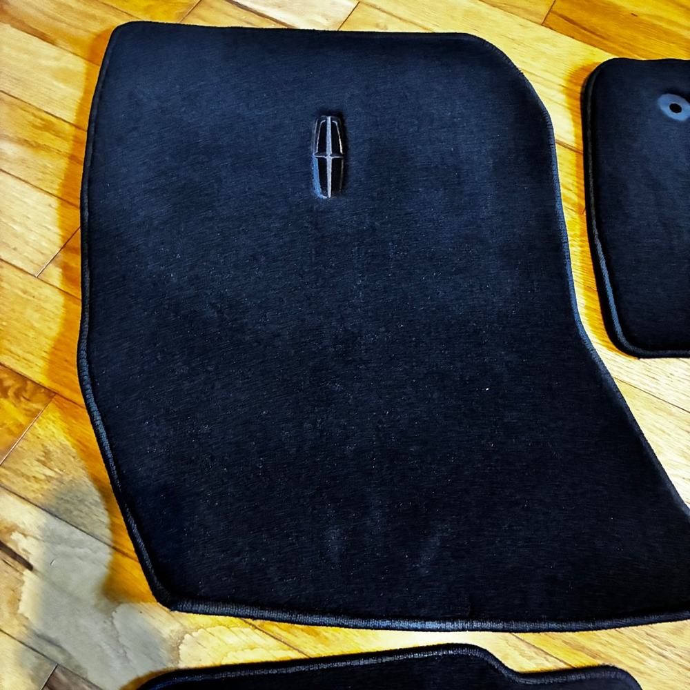 OEM Ford Fusion Floor/Lincoln MKZ Mats (2017–2020) – Full Set, Brand New